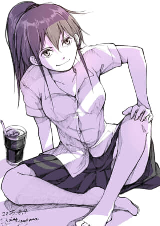 ポニーテールの少女が座っている。