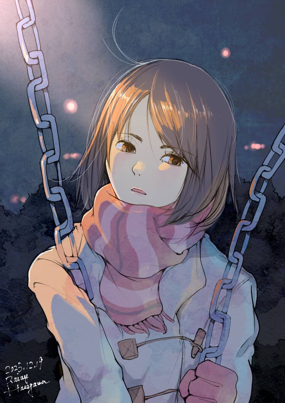 夜、マフラーを巻いてブランコに乗るショートヘアの少女
