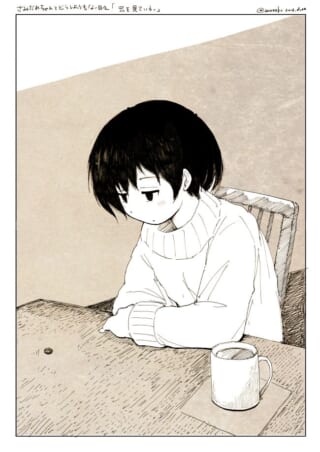 机の上の虫をじっと見つめるさみだれちゃん